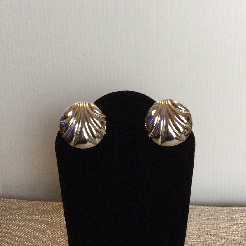 Shell Design Earrings
